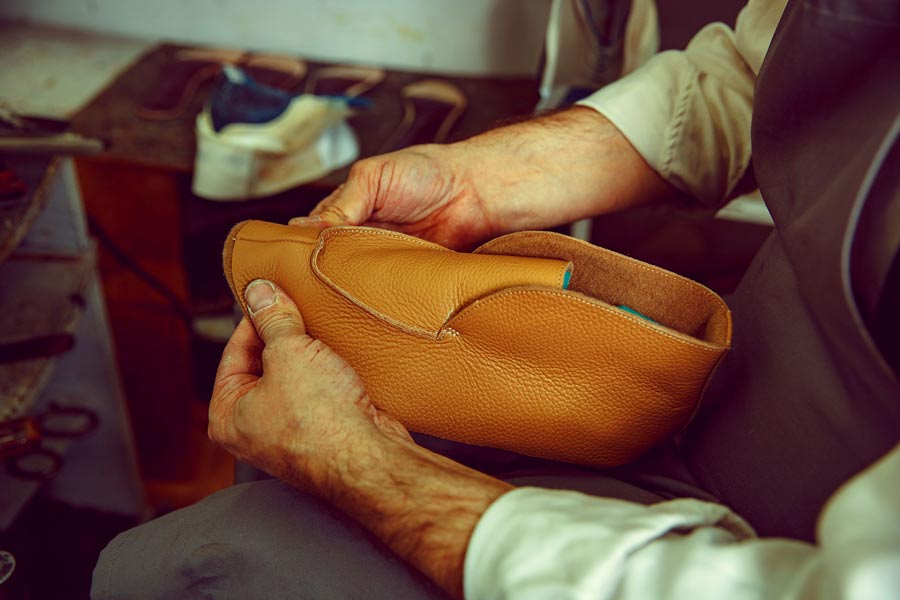 What New Uses for Leather Are Emerging? Discovering Innovative Applications Beyond Fashion