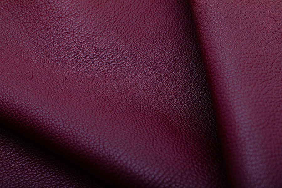 What Makes Leather Ideal for Modern Accessories? Versatility and Style in Everyday Items